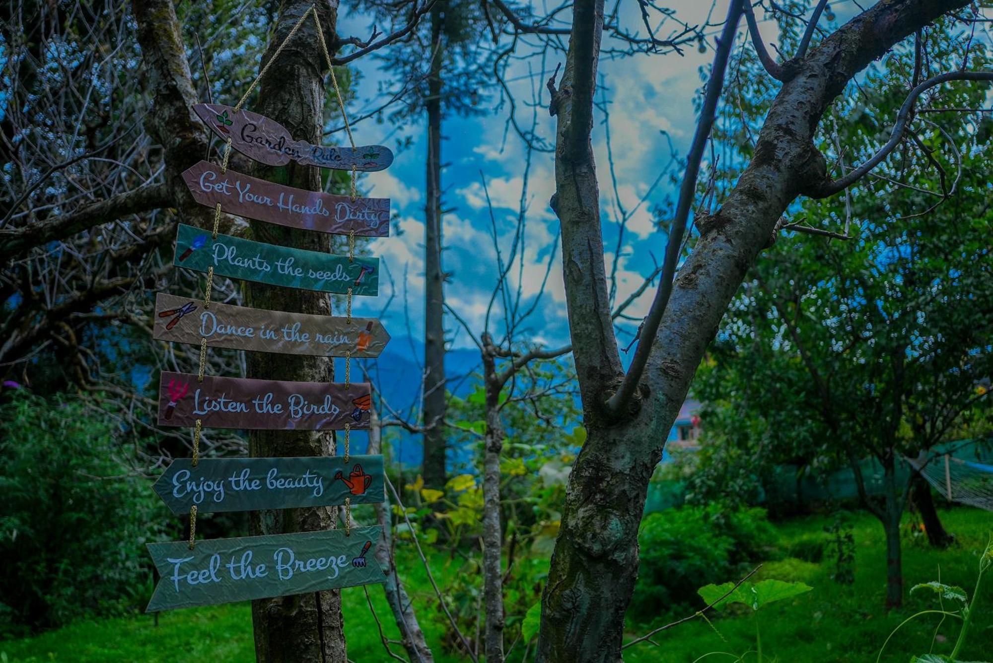 The Manu Emerald # Farmhouse # Top Selling Cottage In Manali # Peaceful Heritage Cozy Stay # Lawn With Bonfire # Most Awarded エクステリア 写真