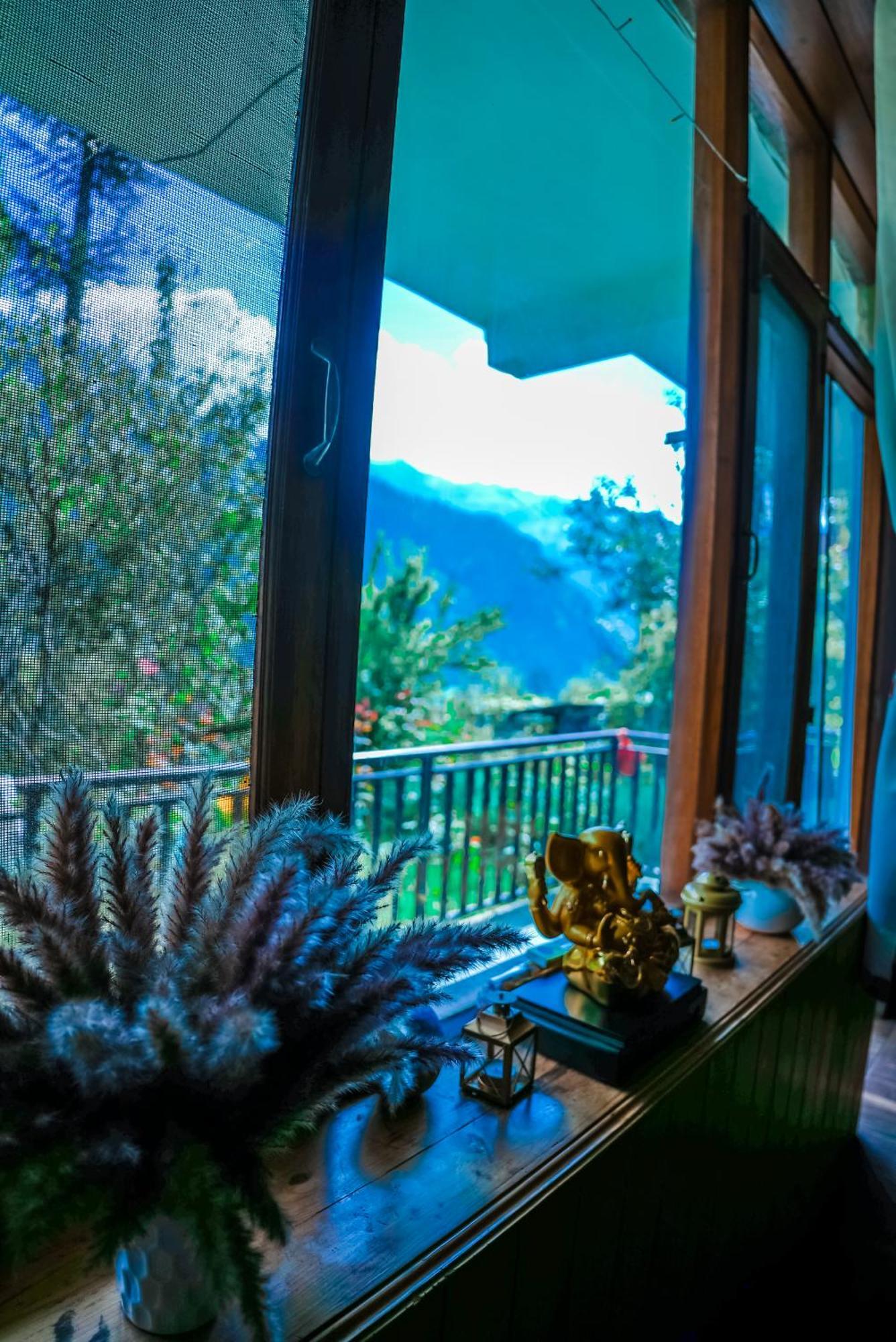 The Manu Emerald # Farmhouse # Top Selling Cottage In Manali # Peaceful Heritage Cozy Stay # Lawn With Bonfire # Most Awarded エクステリア 写真