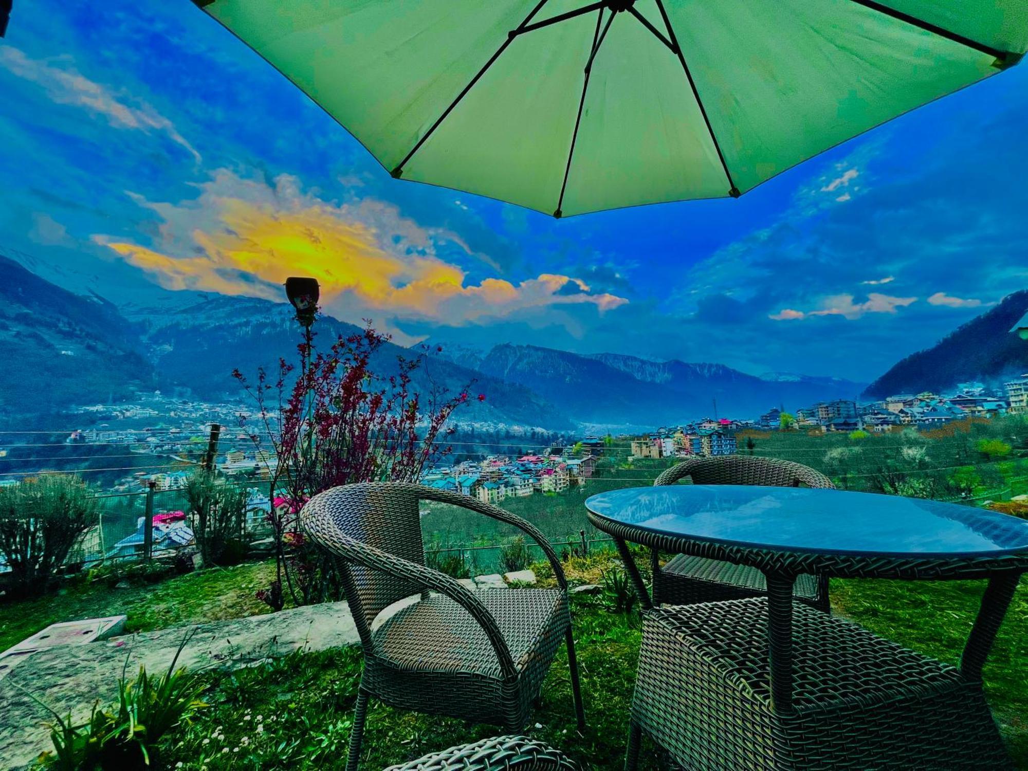 The Manu Emerald # Farmhouse # Top Selling Cottage In Manali # Peaceful Heritage Cozy Stay # Lawn With Bonfire # Most Awarded エクステリア 写真