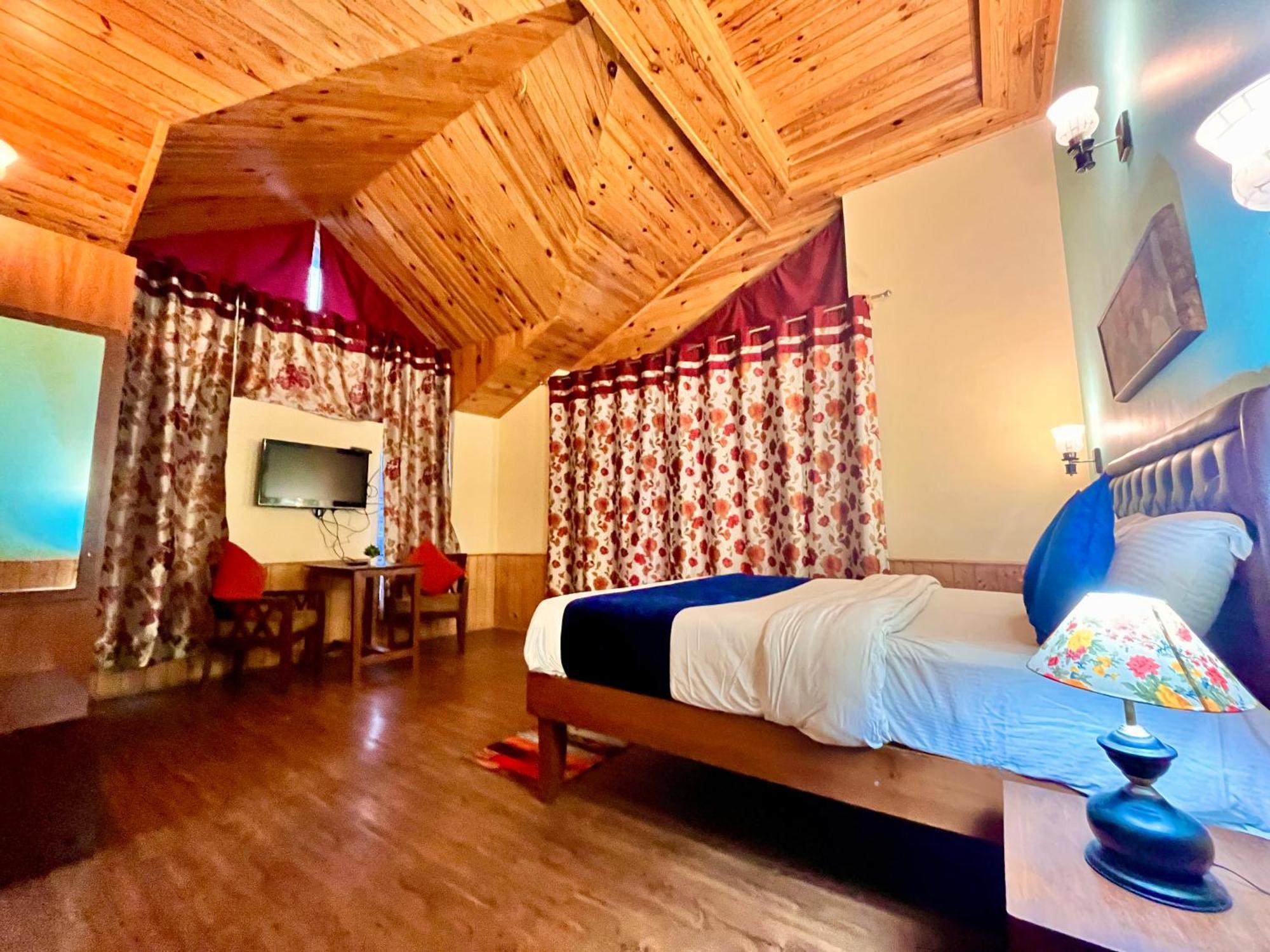 The Manu Emerald # Farmhouse # Top Selling Cottage In Manali # Peaceful Heritage Cozy Stay # Lawn With Bonfire # Most Awarded エクステリア 写真