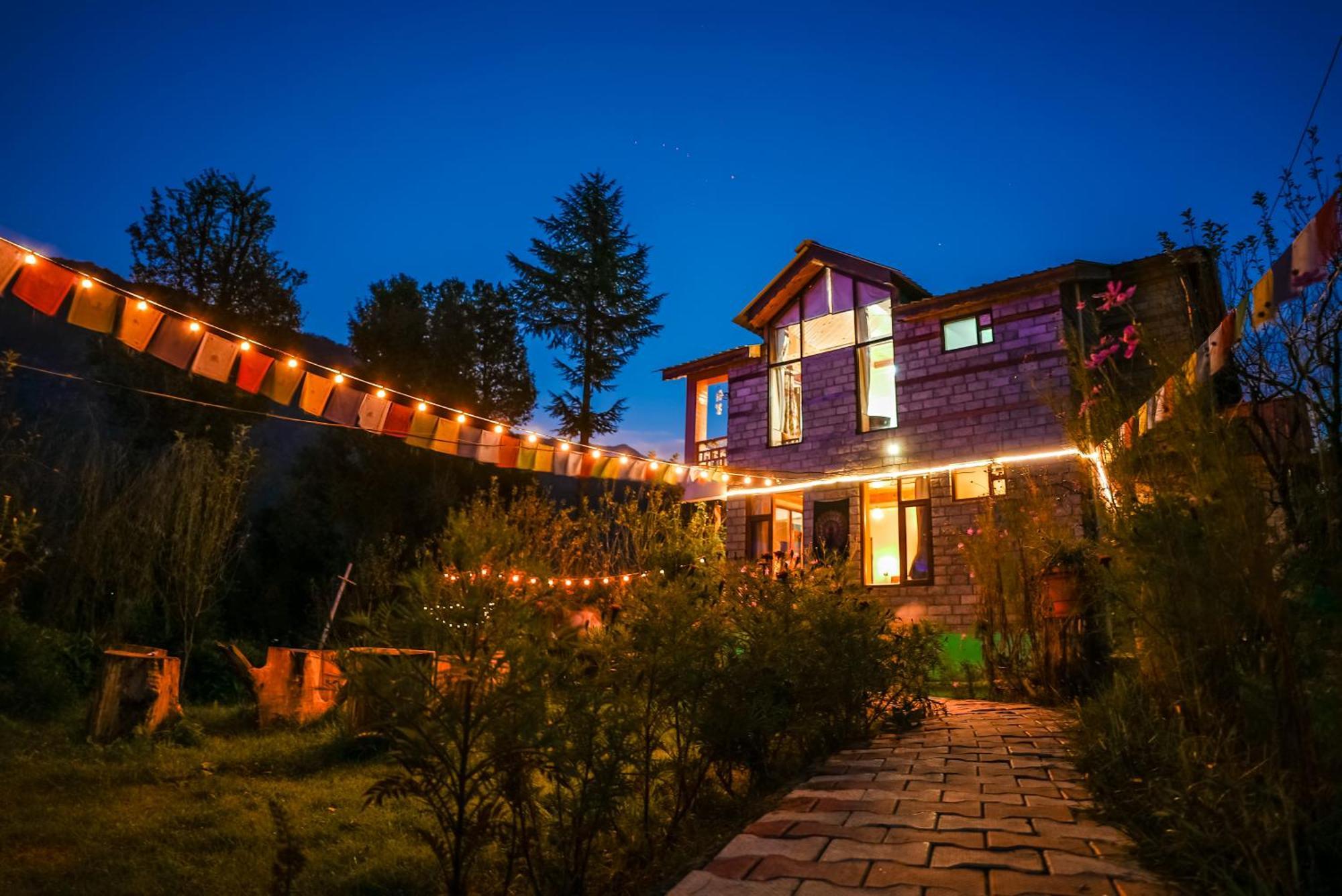 The Manu Emerald # Farmhouse # Top Selling Cottage In Manali # Peaceful Heritage Cozy Stay # Lawn With Bonfire # Most Awarded エクステリア 写真