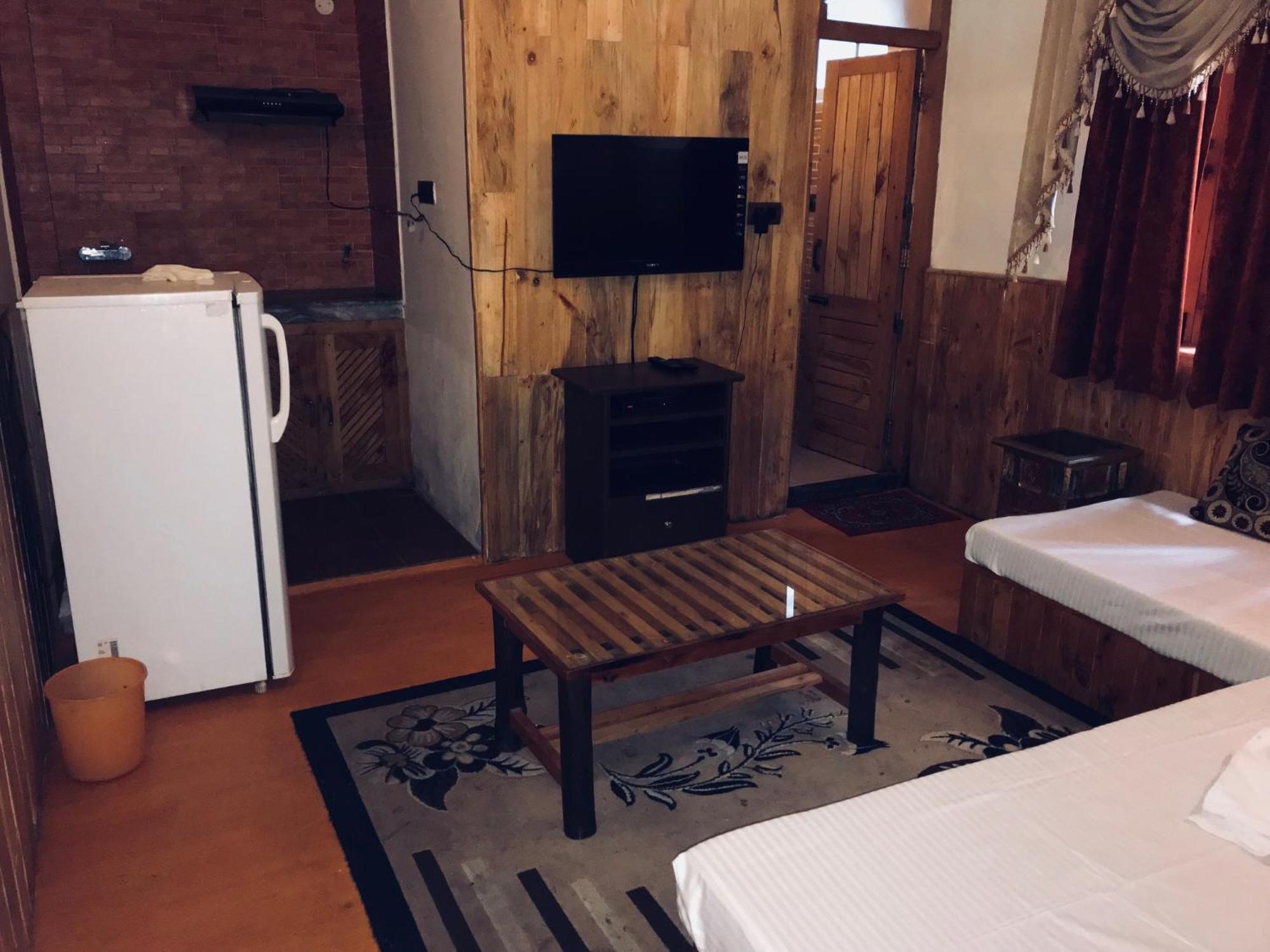 The Manu Emerald # Farmhouse # Top Selling Cottage In Manali # Peaceful Heritage Cozy Stay # Lawn With Bonfire # Most Awarded エクステリア 写真