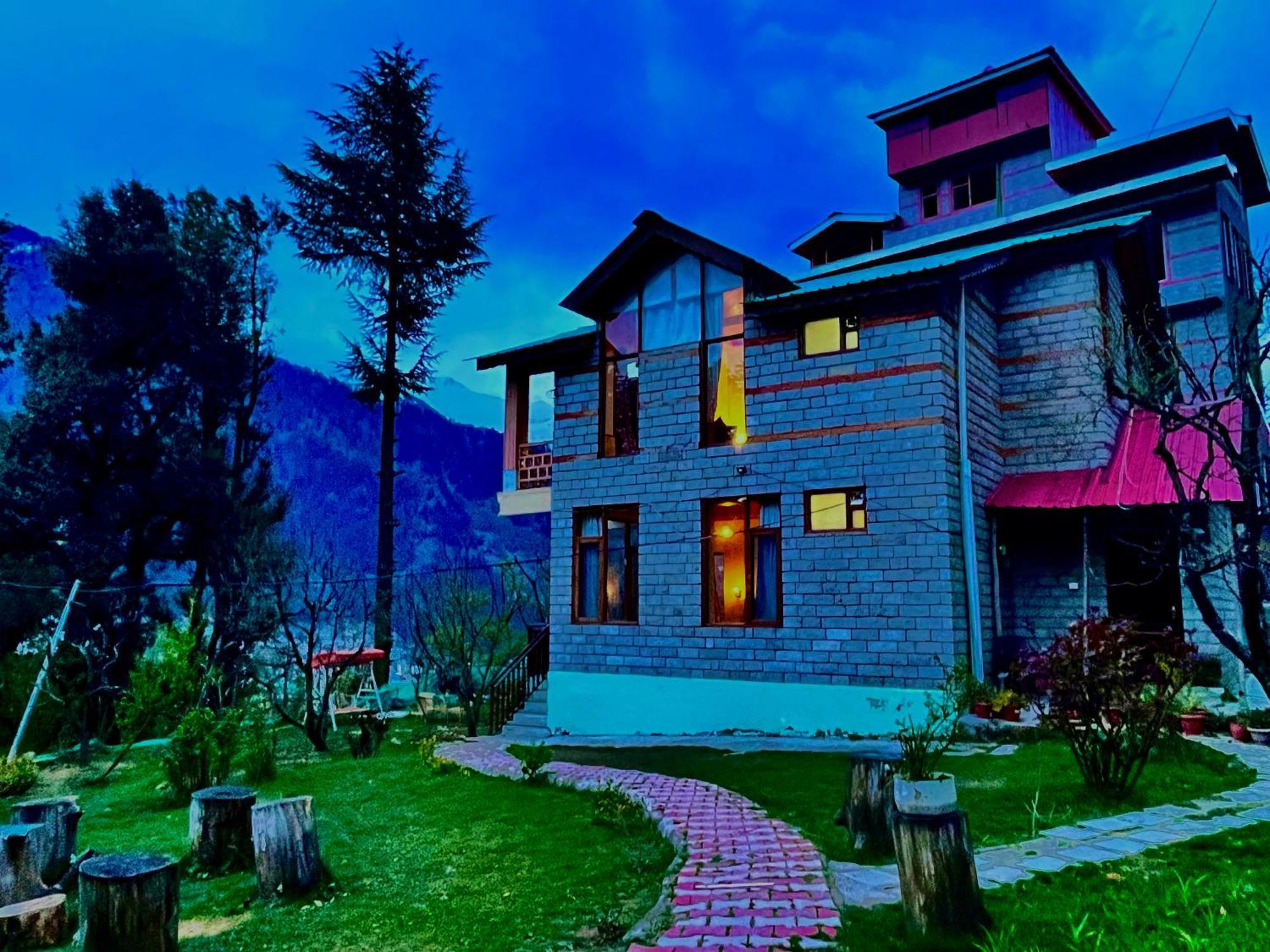 The Manu Emerald # Farmhouse # Top Selling Cottage In Manali # Peaceful Heritage Cozy Stay # Lawn With Bonfire # Most Awarded エクステリア 写真